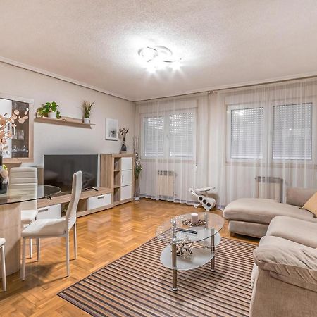 Stunning Apartment In Gijon With Wifi Dış mekan fotoğraf